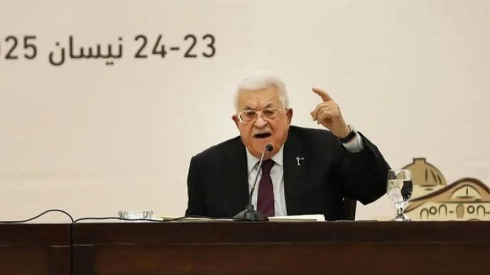 Arsip foto - Presiden Palestina Mahmoud Abbas berpidato pada pertemuan Dewan Pusat Organisasi Pembebasan Palestina (PLO) selama dua hari di Kota Ramallah, Tepi Barat, Palestina 23 April 2024. ANTARA/Xinhua/Ayman Nobani/aa.