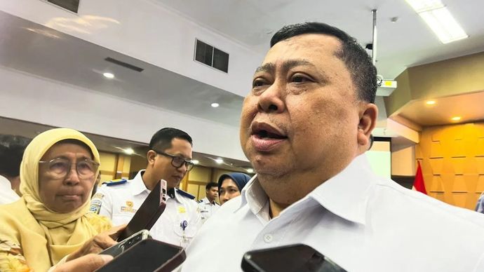 Sekretaris Direktorat Jenderal Perhubungan Darat (Sesditjen Hubdat) Kemenhub Ahmad Yani menjawab pertanyaan awak media ditemui, di Jakarta, Senin 15 September 2025. ANTARA/Harianto