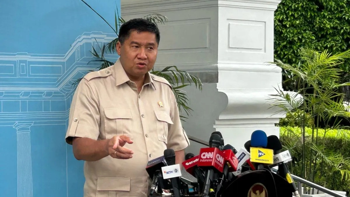 Menteri Perumahan dan Kawasan Permukiman (PKP) Maruarar Sirait menghadiri rapat terbatas bersama Presiden Prabowo Subianto di Kompleks Istana Kepresidenan, Jakarta, Senin (6/4/2026). ANTARA/Maria Cicilia Galuh