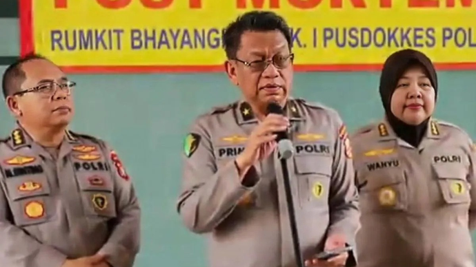 Kepala RS Polri Kramat Jati, Prima Heru Yulihartono memberikan keterangan pers di RS Polri Kramat Jati, Jakarta Timur, Selasa (28/4/2026). ANTARA/Siti Nurhaliza/am.