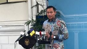 Menteri Koordinator Bidang Infrastruktur dan Pembangunan Kewilayahan, Agus Harimurti Yudhoyono (AHY), memastikan bahwa Presiden Prabowo Subianto menaruh perhatian serius terhadap persoalan utang proyek kereta cepat Jakarta–Bandung.