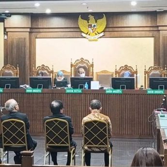 Kuasa Hukum Tom Lembong Walkout Saat Hakim Izinkan Pembacaan BAP Rini Soemarno