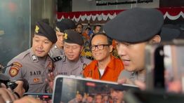 KPK Temukan 4 HP Tersembunyi di Plafon Rumah Immanuel Ebenezer