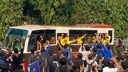 Mahasiswa UI dan Paramadina Gelar Aksi di Depan Polda Metro Jaya