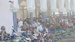 Warga Jember-Bondowoso Rayakan Lebaran Lebih Awal di Ponpes Mahfilud Dluror