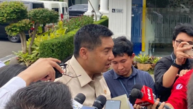 Presiden Prabowo Subianto memanggil sejumlah pejabat, di antaranya Menteri Perumahan dan Kawasan Permukiman Maruarar Sirait, Menteri Pendidikan Tinggi, Riset, dan Teknologi Brian Yuliarto, serta Direktur Utama PT Kereta Api Indonesia Bobby Rasidin.