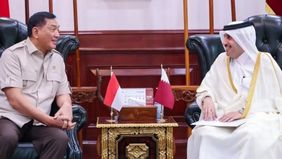 Menteri Pertahanan RI Sjafrie Sjamsoeddin menerima kunjungan kehormatan Duta Besar Qatar untuk Indonesia, Sultan Bin Mubarak Saad Al-Dosari, di kantor Kementerian Pertahanan, Jakarta Pusat, pada Senin, 22 Juni 2026.