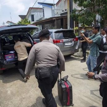 KPK Lanjutkan Penggeledahan Rumah Ono Surono di Indramayu Terkait Kasus Suap Bekasi