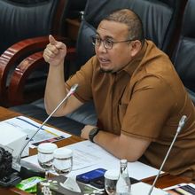Gerindra Kirim Ekskavator Bantu Warga Bersihkan Dampak Banjir dan Longsor