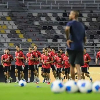 Kluivert Yakin Timnas Indonesia Bisa Bikin Bangga di Kualifikasi Piala Dunia 2026
