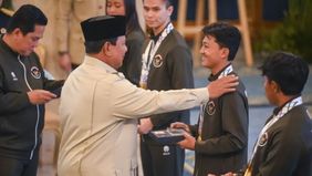 Pemerintah mengapresiasi prestasi gemilang para atlet Indonesia di SEA Games Thailand 2025 dengan memberikan bonus total Rp465,25 miliar. Penyerahan secara simbolis dilakukan oleh Presiden Prabowo Subianto kepada para atlet yang hadir.