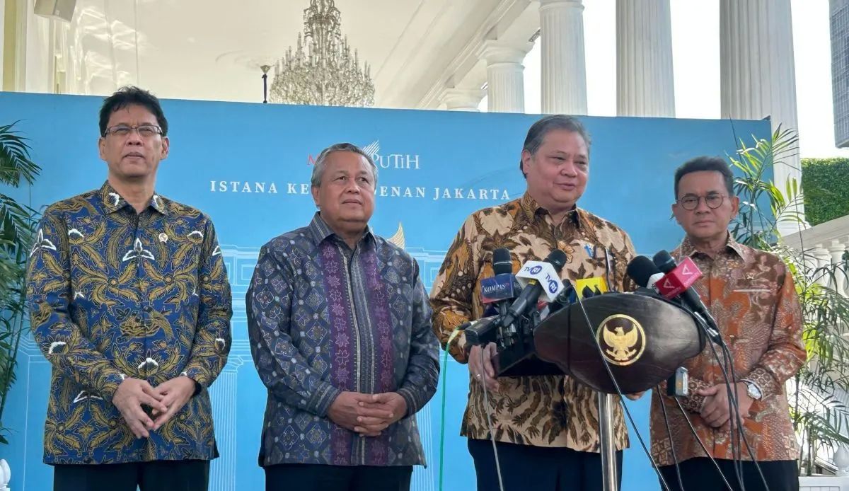 Menteri Koordinator Bidang Perekonomian Airlangga Hartarto memberikan keterangan media di Kompleks Istana Kepresidenan, Jakarta, Kamis 21 Mei 2026. ANTARA/Maria Cicilia Galuh. <b>(Antara)</b>