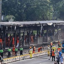 Ratusan Petugas Gabungan Lakukan Aksi Bersih-bersih Fasilitas Umum di Jakarta Selatan