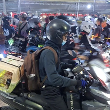 Cerita Pemudik Bawa Kucing Naik Motor ke Lampung Saat Lebaran