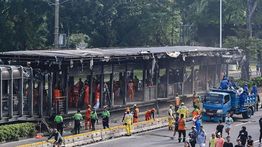 Ratusan Petugas Gabungan Lakukan Aksi Bersih-bersih Fasilitas Umum di Jakarta Selatan