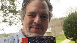 Mark Ruffalo Dukung Kampanye &lsquo;Tax the Rich&rsquo;, Desak Gubernur New York Pajaki Orang Kaya