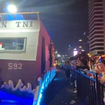 Kemhan Tampilkan Mobil Kapal Perang Modern di Karnaval Kemerdekaan