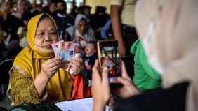 Kementerian Sosial (Kemensos) mencoret 39 warga Kabupaten Tangerang, Banten, dari daftar penerima bantuan sosial Program Keluarga Harapan (PKH) setelah hasil investigasi menunjukkan mereka terlibat dalam aktivitas judi online (judol).