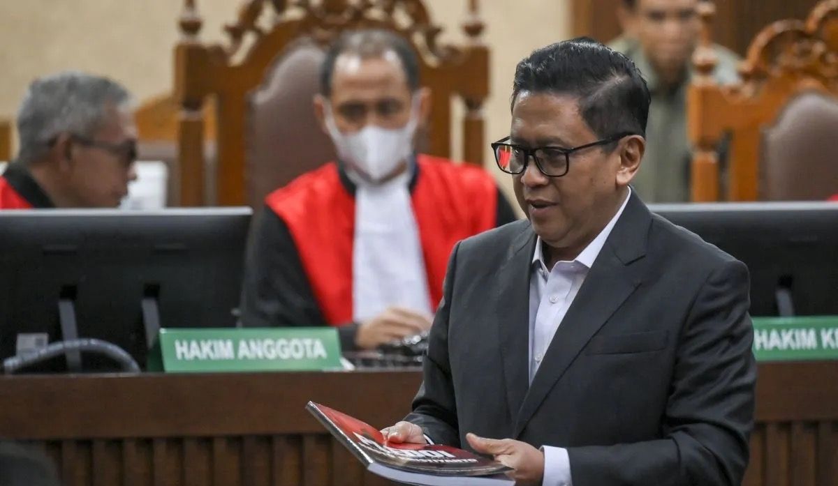 Sekretaris Jenderal PDI Perjuangan Hasto Kristiyanto saat membacakan pleidoi atau nota pembelaan di Pengadilan Tindak Pidana Korupsi (Tipikor), Jakarta, Kamis, 10 Juli 2025. <b>(Antara)</b>