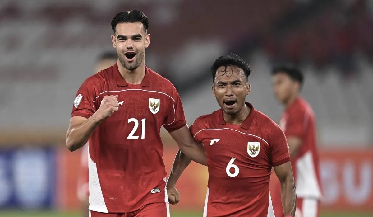Pesepak bola Timnas U23 Indonesia Jens Raven dan Robi Darwis. <b>(Antara)</b>