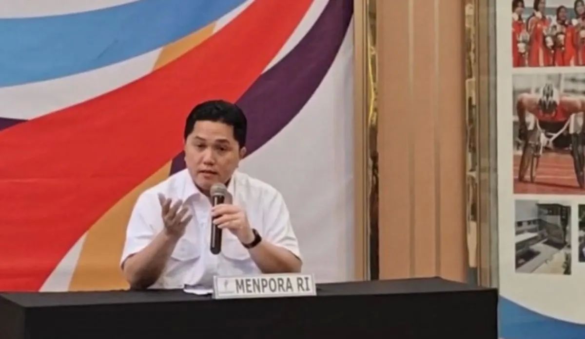 Menteri Pemuda dan Olahraga Erick Thohir memberikan keterangan dalam konferensi pers di Jakarta, Jumat (24/10/2025).  <b>(ANTARA)</b>