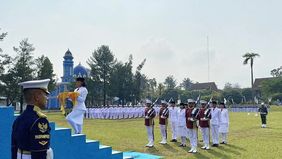 Sebanyak 76 calon anggota Pasukan Pengibar Bendera Pusaka (Paskibraka) yang berasal dari 38 provinsi di seluruh Indonesia mengikuti latihan gabungan dengan formasi lengkap beserta seluruh perangkat upacara. 