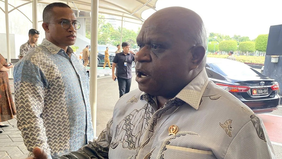 Menteri Hak Asasi Manusia Natalius Pigai menilai pelaporan terhadap akademisi Feri Amsari terkait kritik mengenai kebijakan swasembada pangan pemerintah tidak perlu dilakukan.