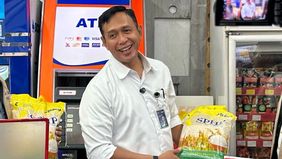 Perum Bulog mencatat penyaluran beras program Stabilisasi Pasokan dan Harga Pangan (SPHP) telah mencapai hampir 400 ribu ton di berbagai daerah di Indonesia. Penyaluran ini dilakukan melalui jaringan pasar, ritel modern, hingga kegiatan Gerakan Panga