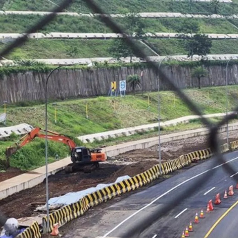 Retakan Tol Cisumdawu Sepanjang 80 Meter, Contraflow Berlaku Hingga 4 Bulan