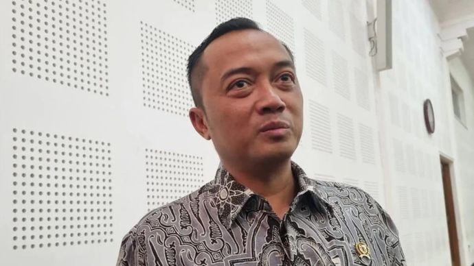 Menteri Sekretaris Negara Prasetyo Hadi memberikan pernyataan di Kementerian Koordinator Bidang Pemberdayaan Masyarakat di Jakarta, Jumat 17 Oktober 2025. (ANTARA/Anita Permata Dewi)