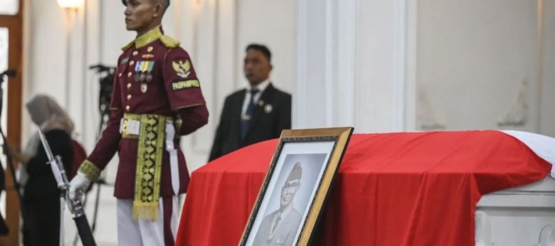 Jenazah Try Sutrisno di masjid Sunda Kelapa, Jakarta Pusat.