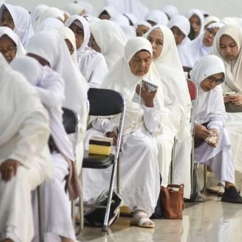 Prabowo Minta Kenaikan Biaya Haji 2026 Tak Dibebankan ke Jamaah