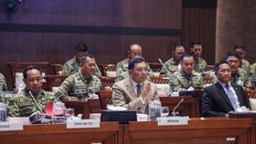 Menteri Pertahanan Sjafrie Sjamsoeddin menegaskan bahwa peradilan militer dapat menjatuhkan hukuman lebih berat terhadap prajurit yang terbukti terlibat dalam kasus penyiraman air keras.