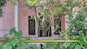 Kepolisian Resor (Polres) Indramayu tengah menyelidiki penemuan lima jenazah yang diduga satu keluarga, terkubur dalam satu liang di sekitar rumah mereka di Kelurahan Paoman, Indramayu, Jawa Barat, Senin 1 September 2025 malam.