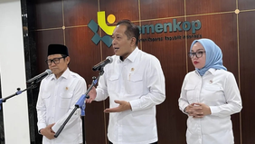 Menteri Koperasi Ferry Juliantono menyampaikan bahwa penerima manfaat Program Keluarga Harapan (PKH) akan didorong secara bertahap untuk menjadi anggota Koperasi Desa/Kelurahan Merah Putih (KDMP).
