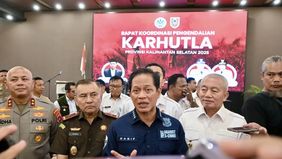 Kementerian Lingkungan Hidup (KLH) mengungkapkan bahwa terdapat delapan perusahaan pemegang izin konsesi di sektor kehutanan dan perkebunan di Provinsi Kalimantan Selatan yang diduga terlibat dalam insiden kebakaran hutan dan lahan (karhutla), baik s