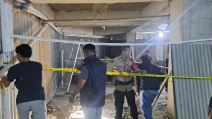 Pihak kepolisian melakukan olah TKP lokasi empat pekerja yang tewas di Jalan TB Simatupang RT 02/RW 02, Tanjung Barat, Jagakarsa, Jakarta Selatan, Jumat (3/4/2026). ANTARA/HO-Humas Polda Metro Jaya