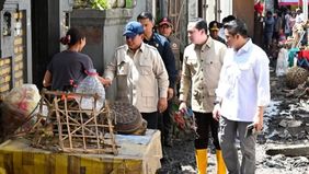 Sekretaris Kabinet (Seskab) Teddy Indra Wijaya membagikan kisah tentang warga Bali yang berhasil selamat dari banjir berkat gonggongan anjing peliharaan mereka.