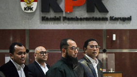 Pendakwah sekaligus pemilik biro perjalanan haji PT Zahra Oto Mandiri atau Uhud Tour, Khalid Zeed Abdullah Basalamah, menyatakan tidak mengetahui adanya aliran dana dalam kasus dugaan korupsi kuota haji yang diduga mengalir kepada pejabat di Kementer