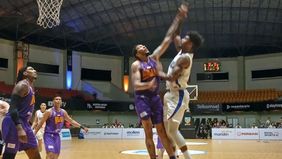 Tangerang Hawks Basketball sukses meraih kemenangan dramatis 87-84 saat menjamu Satria Muda Pertamina Jakarta dalam lanjutan Indonesian Basketball League (IBL) 2025 yang digelar di Indoor Stadium Sports Center pada Rabu malam, 7 Mei 2025.