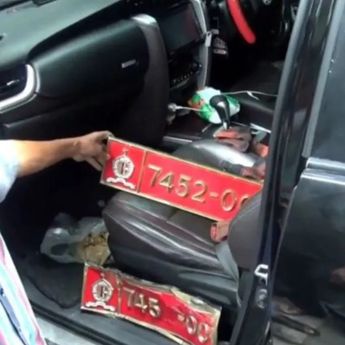 Polisi Selidiki Keaslian Pelat Dinas Mobil Pemicu Kecelakaan Beruntun di Utan Kayu