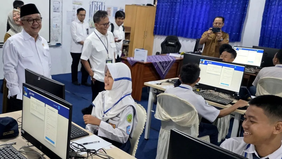 Menteri Pendidikan Dasar dan Menengah (Mendikdasmen) Abdul Mu'ti mengingatkan para pengawas Tes Kemampuan Akademik (TKA) agar tidak mencari sensasi dengan mengunggah aktivitas selama pengawasan ke media sosial.