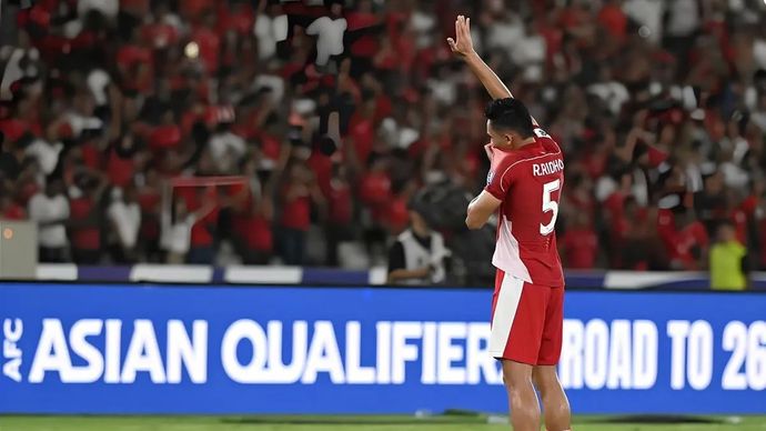 Pesepak bola Timnas Indonesia Rizky Ridho melakukan selebrasi seusai timnya mengalahkan Timnas Bahrain dalam pertandingan Grup C putaran ketiga Kualifikasi Piala Dunia 2026 zona Asia di Stadion Utama Gelora Bung Karno, Senayan, Jakarta, Selasa (25/3/2025). Indonesia menang dengan skor 1-0.