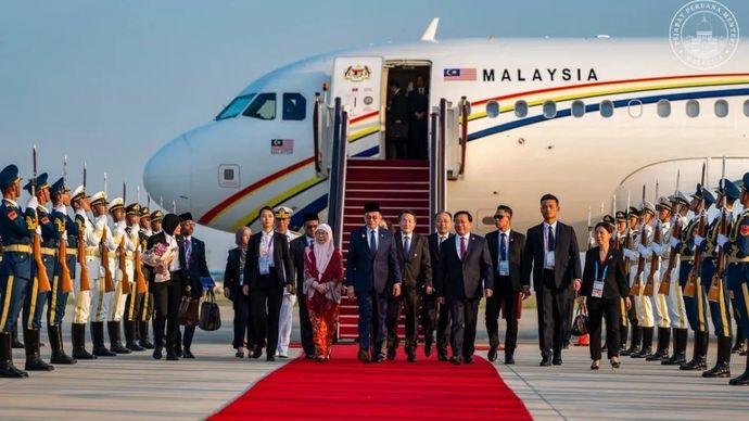 PM Malaysia Anwar Ibrahim tiba di Tianjin, China, Minggu 31 Agustus 2025, untuk menemui Presiden China Xi Jinping, dan menghadiri KTT SCO. ANTARA/HO-Kantor Perdana Menteri Malaysia.