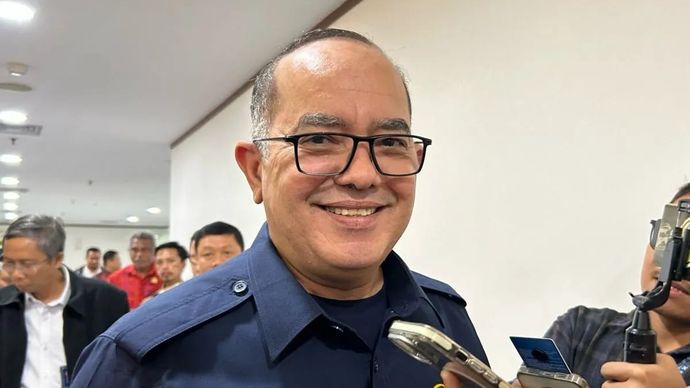 Dirut PT Agrinas Pangan Nusantara (Persero) Joao Angelo De Sousa Mota tersenyum saat ditemui awak medis usai menghadiri rapat koordinasi percepatan pembangunan kawasan swasembada pangan, energi dan air nasional, di Kantor Kementerian Koordinator Bidang Pangan, Jakarta, Selasa 16 September 2025. ANTARA/Maria Cicilia Galuh/aa.