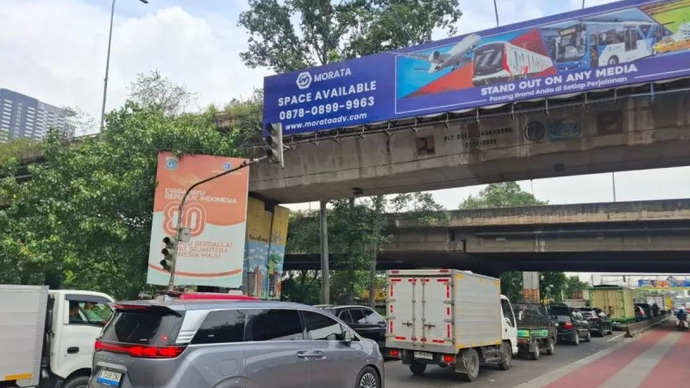 Lampu lalu lintas atau traffic light (TL) di Jalan Daan Mogot, Cengkareng, Jakarta Barat, mati imbas anjloknya listrik pada Kamis (23/4/2026) siang. ANTARA/HO-Dokumentasi Pribadi.