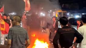  Kepolisian menyatakan kondisi di kawasan Pancoran, Jakarta Selatan, telah kembali kondusif setelah sebelumnya terjadi aksi pembakaran ban di tengah jalan yang dilakukan oleh sekelompok massa.