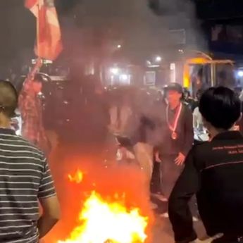 Polisi Sebut Situasi Kembali Normal Usai Insiden Pembakaran Ban di Pancoran