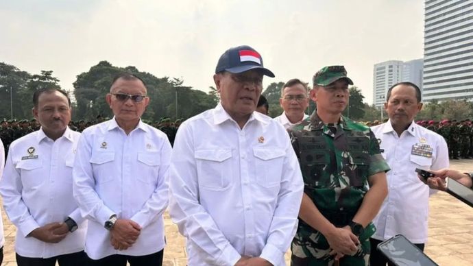 Menko Polkam Djamari Chaniago di lapangan Monas, Jakarta Pusat, Senin (20/10/2025)