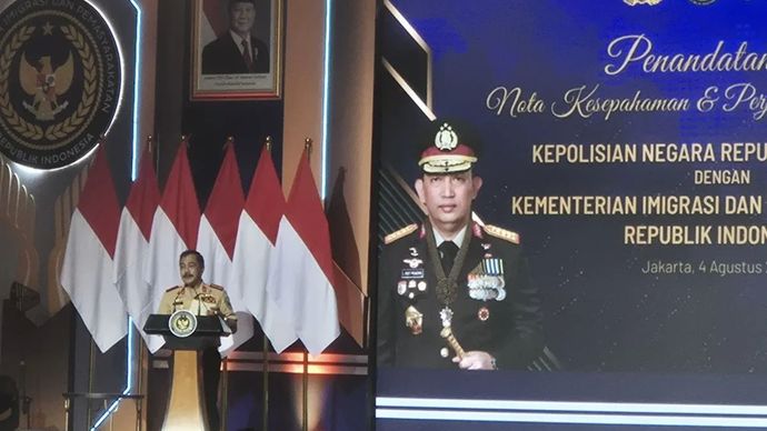 Menteri Imigrasi dan Pemasyarakatan Agus Andrianto menyampaikan sambutan dalam Rapat Koordinasi Dukungan Manajemen Kementerian Imigrasi dan Pemasyarakatan Semester I Tahun 2025 di Jakarta, Senin, 4 Agustus 2025.